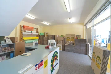 AFRA-accredited Man and His Van office and packing box supply shop in Sydney.